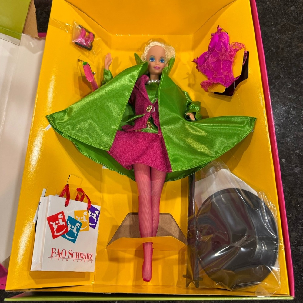 Barbie Madison Avenue FAO Schwarz Special Limited Edition 11in Doll MPN 1539